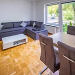 Haus Der Kaiser Apartamento *